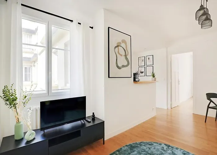 Lumineux 2 Pieces Batignolles شقة باريس