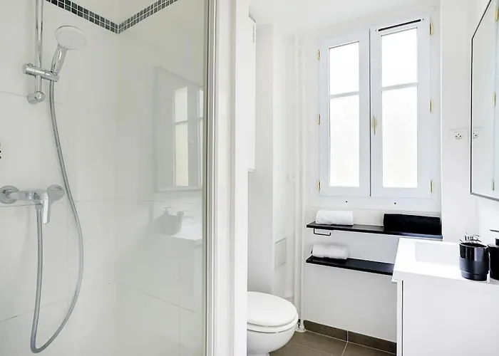 Lumineux 2 Pieces Batignolles شقة باريس