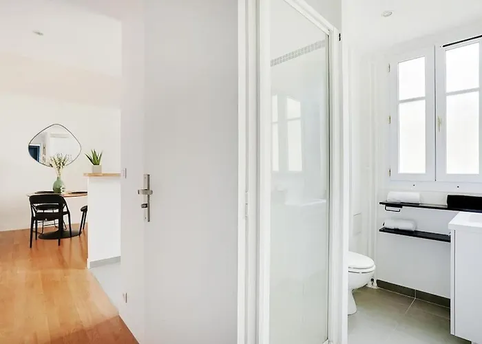 Apartament Lumineux 2 Pieces Batignolles